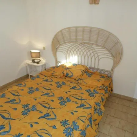 2 Pieces Avec Mezzanine Et Parking Prive, Animaux Admis - Fr-1-326-405 Marseillan (Herault)