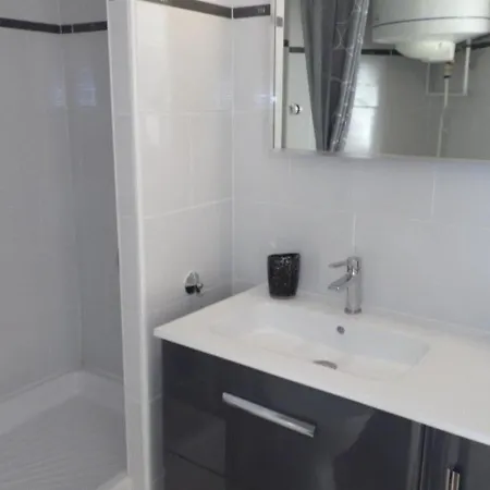 2 Pieces Avec Mezzanine Et Parking Prive, Animaux Admis - Fr-1-326-405 Appartement Marseillan (Herault)
