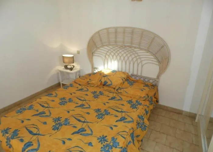 2 Pieces Avec Mezzanine Et Parking Prive, Animaux Admis - Fr-1-326-405 Marseillan (Herault)